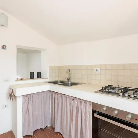 Delightful Historic Tower House With Rooftop Views In The Old Town 아파트 *