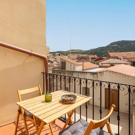 Delightful Historic Tower House With Rooftop Views In The Old Town